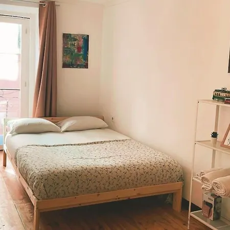 By Avenida Da Liberdade * Lissabon